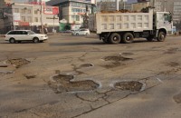 Состояние улицы Токомбаева не первый год вызывает недовольство бишкекчан.