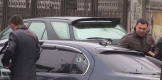 Неизвестные обстреляли автомобиль на окраине Бишкека