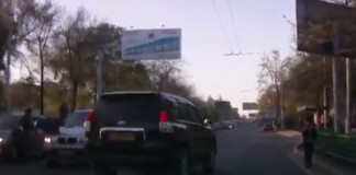 Видео: Военный атташе посольства Турции сбил пешехода на светофоре