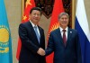 Президент Кыргызстана Алмазбек Атамбаев и председатель КНР Си Цзиньпин.