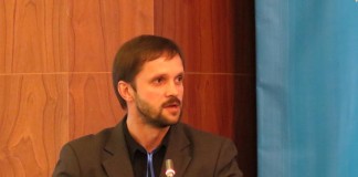 Бишкек: Глава русского драмтеатра обвиняется в присвоении более 300 тысяч сомов