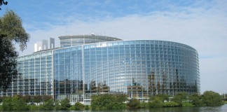 Европарламент призвал кыргызских депутатов отозвать «антигейский законопроект»