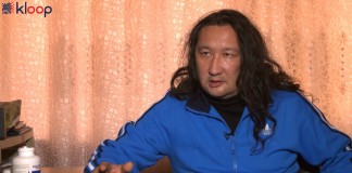 Видео: Избитый журналист не связывает нападение с его сюжетом про оппозицию