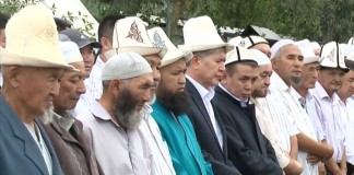 Видео: Похороны брата президента Атамбаева