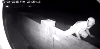 Видео: Камера засняла возможное ограбление дома на окраине Бишкека