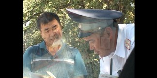 Видео: Инспекторы ДПС сняли «ответный ролик» с отказом от взятки
