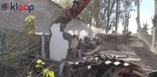 Видео: Власти Бишкека снесли незаконную пристройку к мечети
