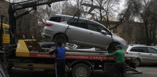 Генпрокуратура расследует «незаконную» плату за принудительную эвакуацию машин