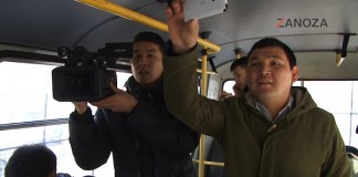 Видео: Милиция задержала журналистов во время акции протеста в Бишкеке