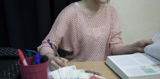 Нацбанк предлагает учить школьников обращению с деньгами