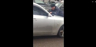Видео: Водитель провез инспектора ДПС на капоте