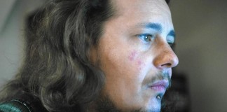 Узбекистан: Мужчина-трансгендер ломает стереотипы, открыто заявляя о себе