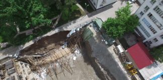 Бишкек: Обвалилась часть конструкции строящегося многоэтажного дома