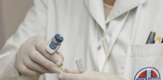 У сотрудника службы охраны Минздрава выявили коронавирус