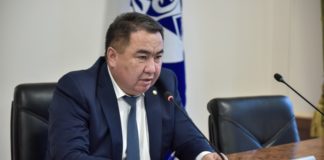 «Они думают, что если я уйду, то старая схема вернется». Вице-мэр Амантуров о коррупции при строительстве дорог