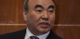 «Завели экономику в неправильное русло». Первый беглый президент Кыргызстана Акаев раскритиковал остальных кыргызских президентов