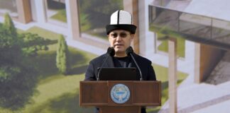 Фото: Жапаров заложил капсулы под строительство зала для женской сборной по борьбе и новой школы в «Рухий Мурас»