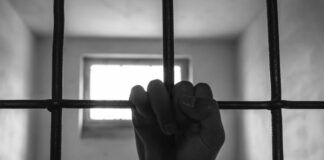 Милиционеров, насиловавших девочку-подростка, приговорили к 15 годам заключения