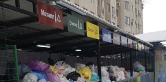 В Бишкеке хотят ввести уголовное наказание для тех, кто забирает мусор из баков