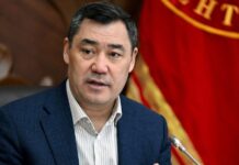 Жапаров заявил, что в будущем кыргызстанцы могут обменять старые авто на электромобили